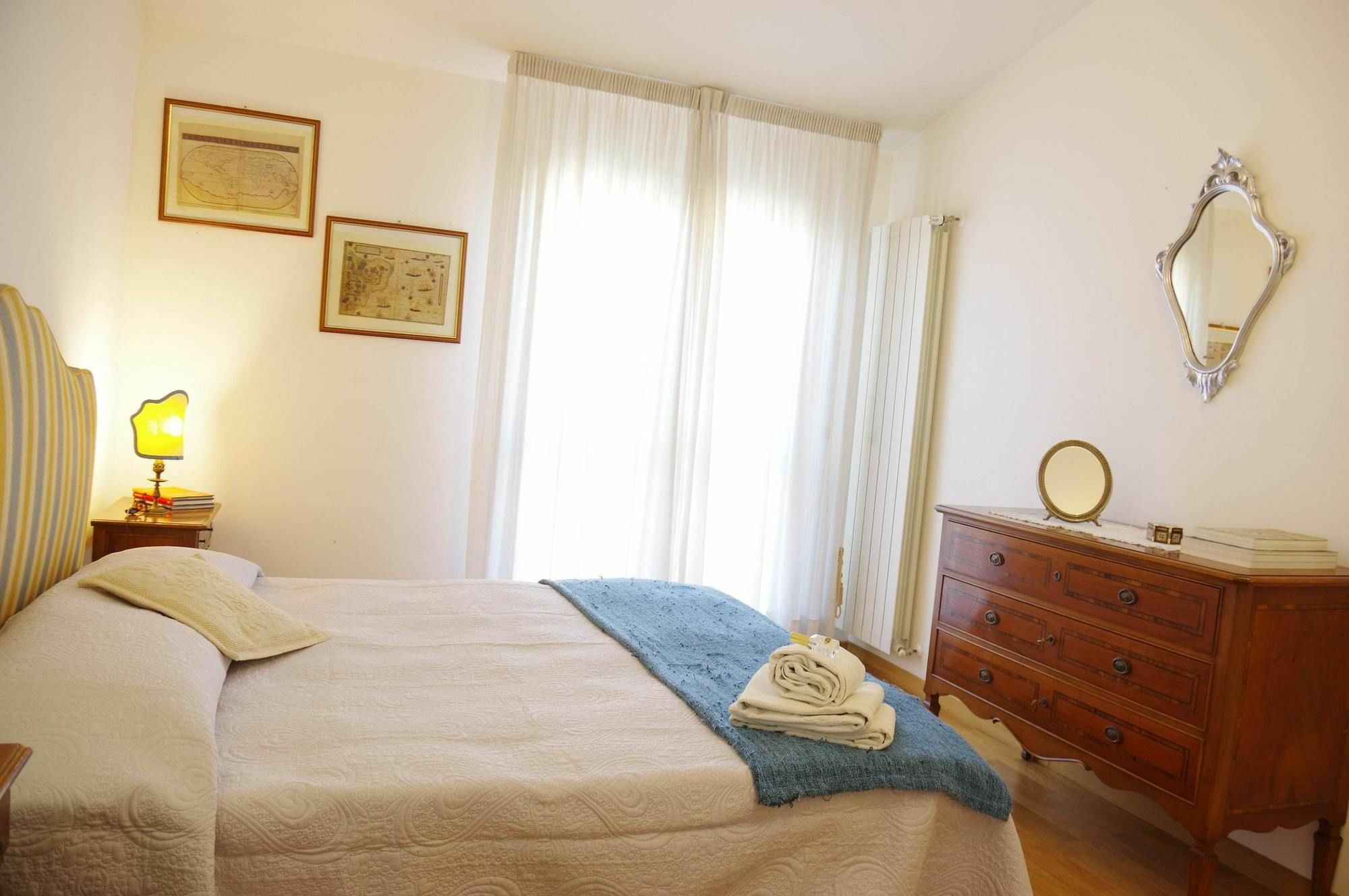 Apartment With 2 Bedrooms In Viareggio, With Balcony And Wifi - 300 M *